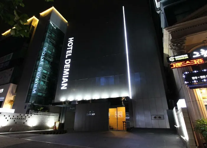 Demian Hotel 2*