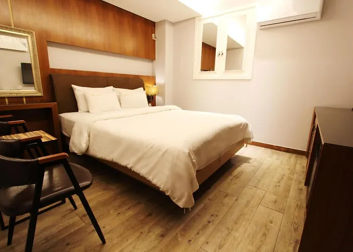 Demian Hotel