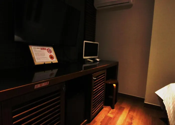 Hotel Demian 2*